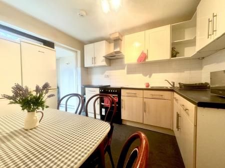 5 Bed Student Home - 144 Downs Road, UKC - Photo 1