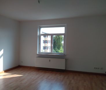 Tolle 3-Raum-Wohnung mit Badewanne und Balkon - Photo 1