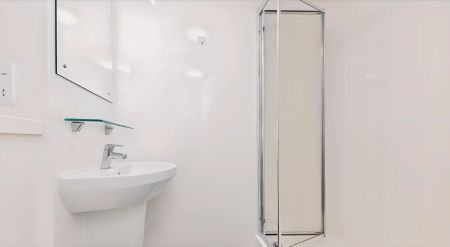Silver En Suite - Photo 3