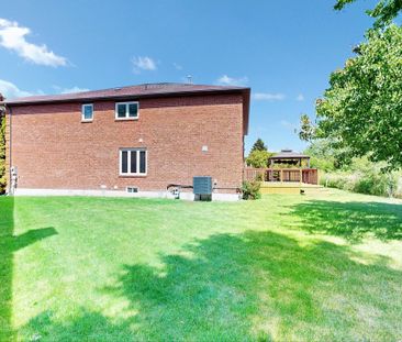 For Lease - 22 A Waltham Crescent, Richmond Hill, Ontario - Photo 2