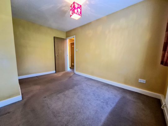 2 Bed Flat, Redmires Court, M5 - Photo 1