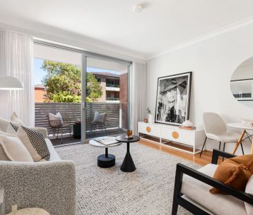 Renovated Apartment With Balcony and Parking - Photo 5