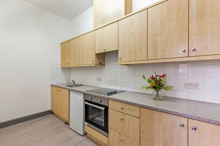 🏡 Modern Victorian Property with Bedsits and their own Private Kitchen 🏡 Room 5 - Photo 5