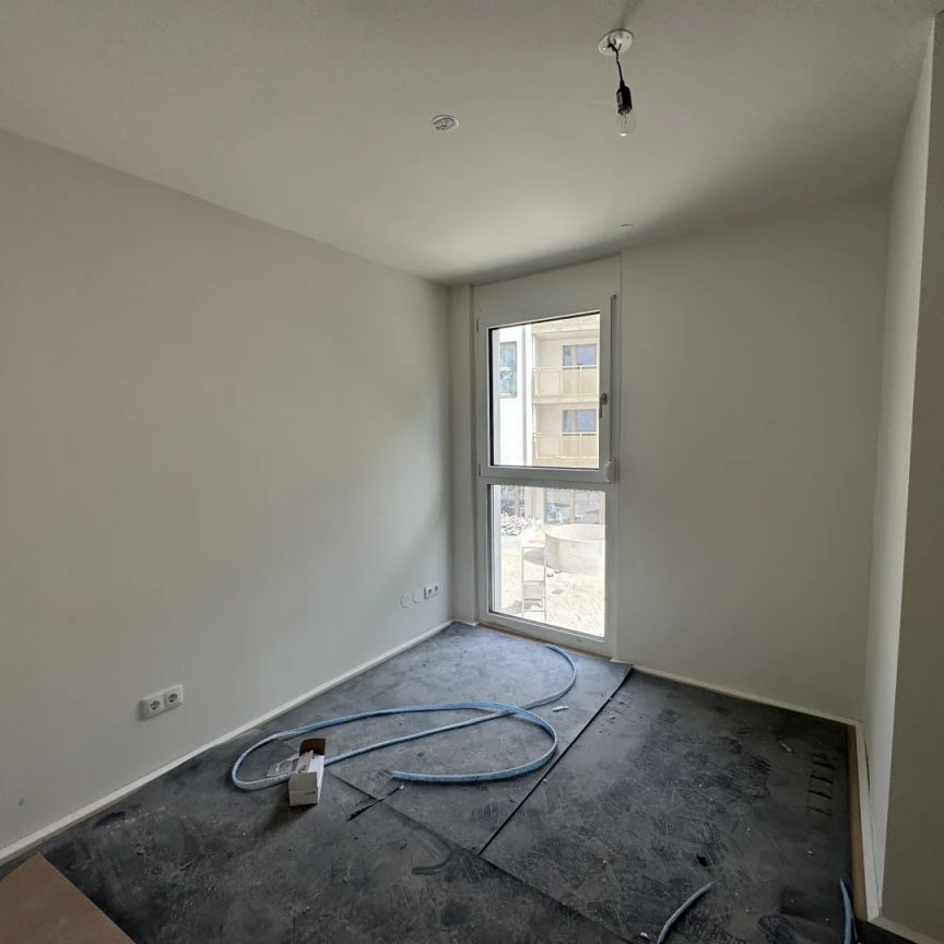 Bezugsfertig ab 15.6! Jetzt Beratungstermin vereinbaren! Modernes Wohnen im 22. Bezirk – Neubau-Erstbezug nahe Kagraner Platz! - Foto 1