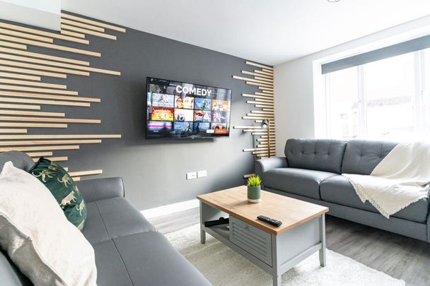 Playfair #3 - Photo 1