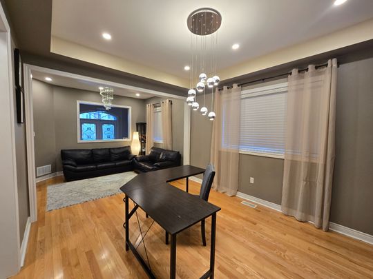 For Lease - 1979 RIVERTON Street, Oshawa, Ontario - Photo 1