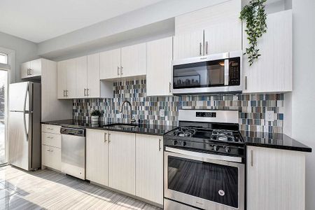 Algonquin Place | All Inclusive Rentals Near College Square - Photo 4