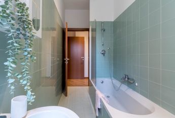 Single room in Via Luciano Zuccoli