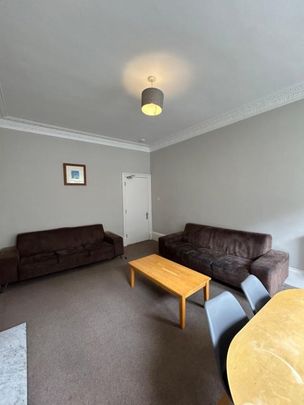 4 bedroom flat to rent - Photo 1