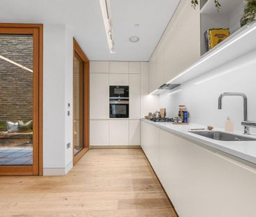 3 bedroom terraced house to rent - Photo 5