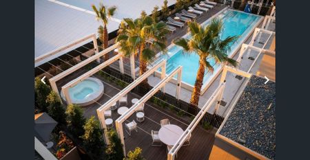 Furnished Luxe living In Secure Resort-Style Oasis – 6-12 Month Lease - Photo 5