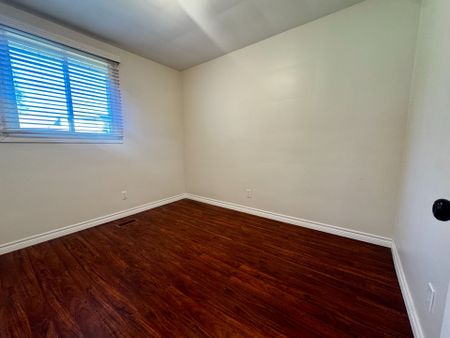 For Lease - 135 Luxury Avenue Unit# Main, Bradford West Gwillimbury, Ontario - Photo 3