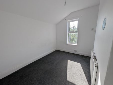 4 bedroom terraced house to rent - Photo 2