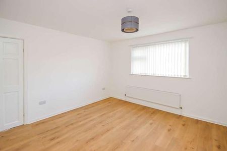 Redbourne Drive, Davyhulme, Manchester, M41 - Photo 2