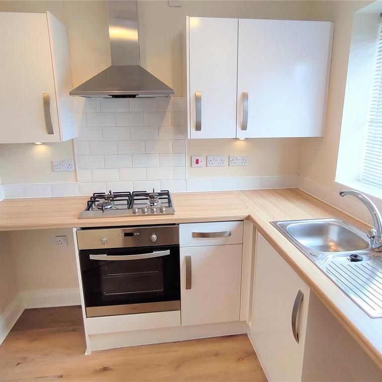 3 bedroom terraced house to rent - Photo 1