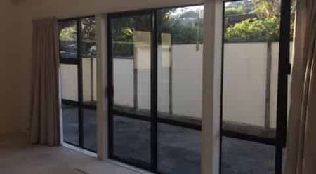 Sunny Karori City-End Townhouse - Photo 2