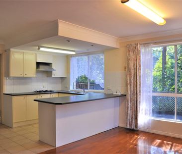 Spacious Townhouse Walk to Epping Station - Photo 2
