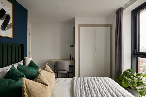 3 bedroom flat to rent - Photo 1