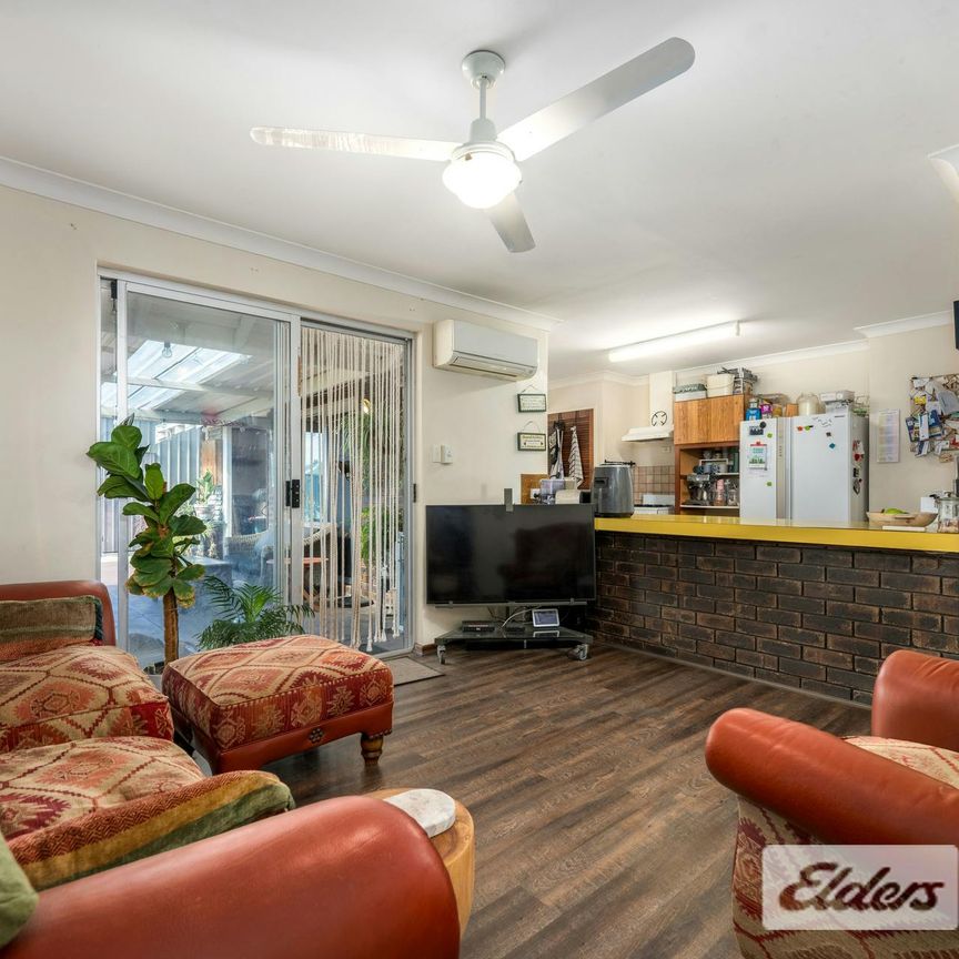Charming 3-Bedroom Home Just Metres from Safety Bay Beach! - Photo 1
