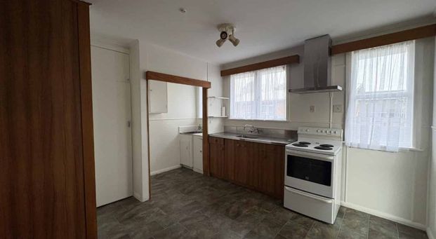 Handy, Homely Haven Near the Hospital - Photo 1