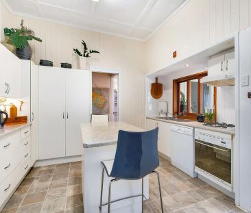 “Location & Charm” - Photo 4