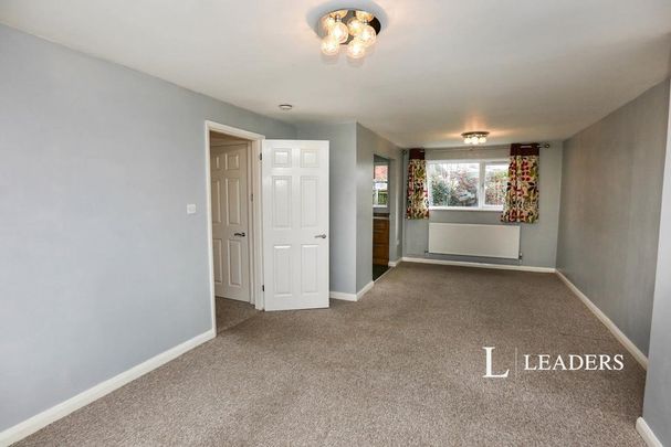 3 bedroom semi-detached house to rent - Photo 1