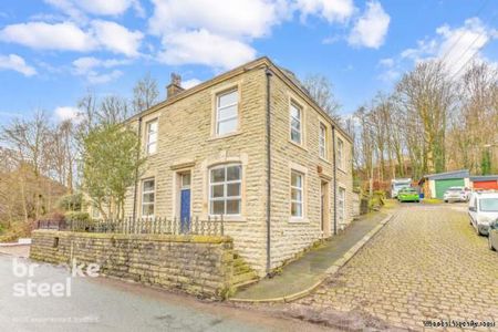 5 bedroom property to rent in Rossendale - Photo 3