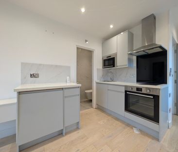 Studio Flat, Junction Road, N19 - Photo 3