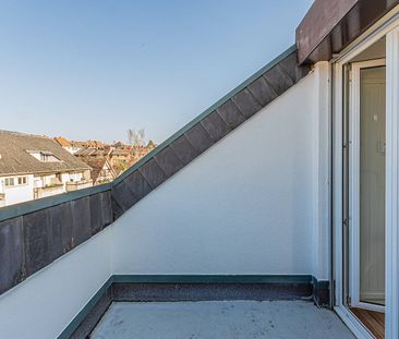 Renovierte Dachwohnung an ruhiger Lage mit traumhafter Aussicht! - Photo 5