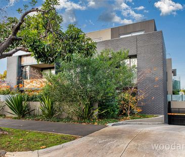 Modern With A Huge Balcony - Photo 6