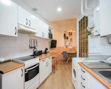 Calle Hermanos Álvarez Quintero, Madrid, Community of Madrid 28004 - Photo 5