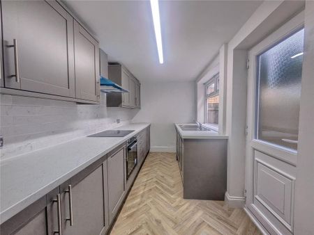 2 bedroom terraced house to rent - Photo 4