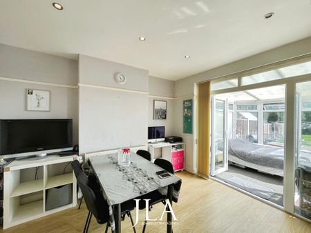 3 bedroom terraced house to rent - Photo 2