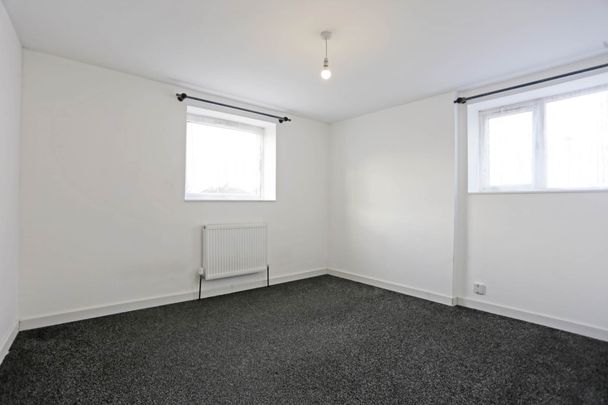 Price £2,700 pcm - Available Now - Part Furnished - Photo 1