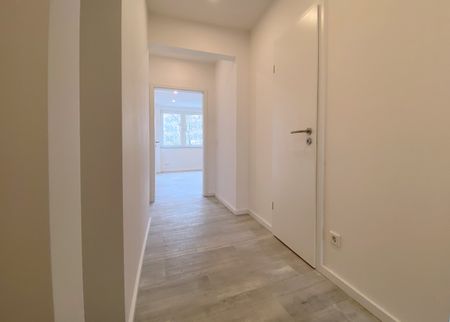 Stadtmitte! Sanierte 2 Zimmerwohnung mit Küche, Diele, Bad und Balkon! - Photo 5