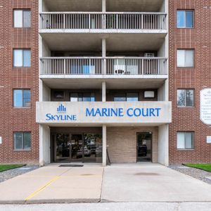 Marine Court - Photo 2