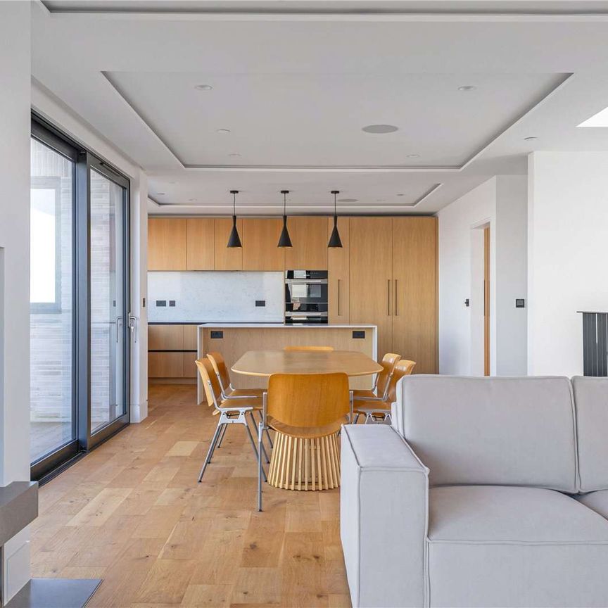 Stunning coastal new build house overlooking Pett Level Beach with panoramic sea views - Photo 1