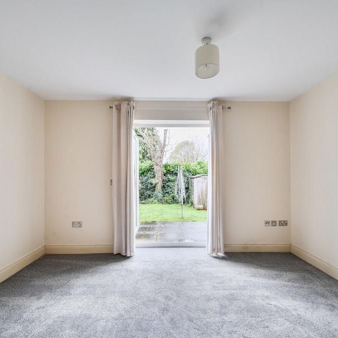 2 bedroom end of terrace house to rent - Photo 1