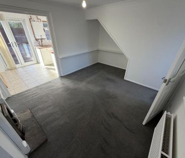 2 bedroom semi-detached house to rent - Photo 4