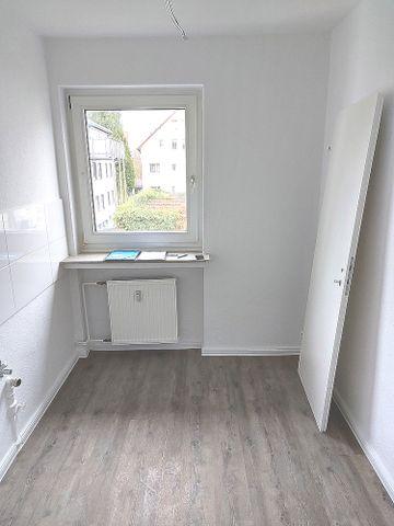 Renovierte 3 Zimmer in der 1. Etage wartet auf Sie - Foto 3