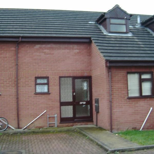 2 bedroom semi-detached house to rent - Photo 1