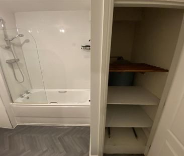 3 bedroom flat to rent - Photo 5