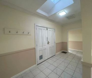 CONVENIENT LOCATION! - Photo 1