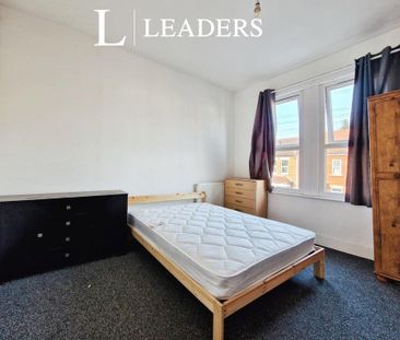 1 bedroom in a house share to rent - Photo 3