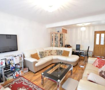 3 bedroom terraced house to rent - Photo 4