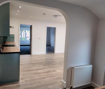 3 bedroom apartment to rent - Photo 6
