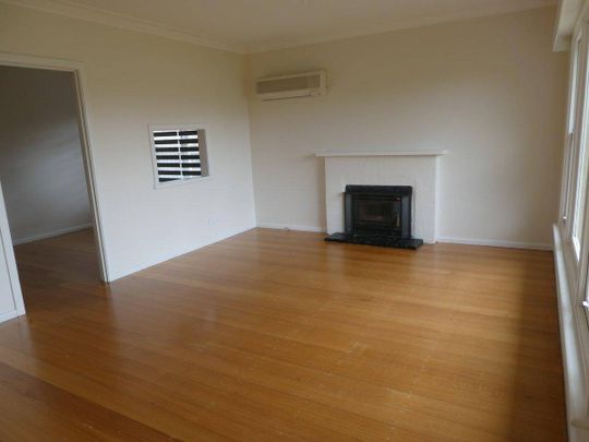 CHARMING 3-BEDROOM HOME – PERFECT FOR FAMILIES! - Photo 1