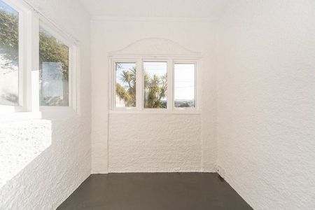 2-Bedroom Home Near Wellington Airport - Photo 3