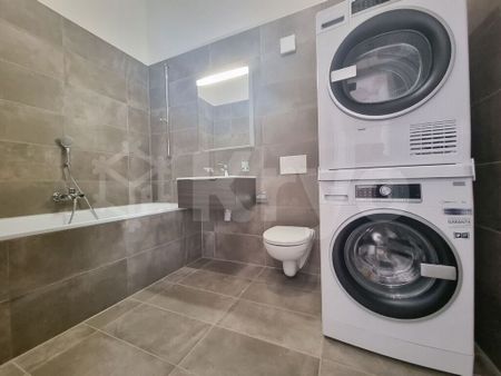 Beautiful 4.5-room apartment in the attic - Photo 3