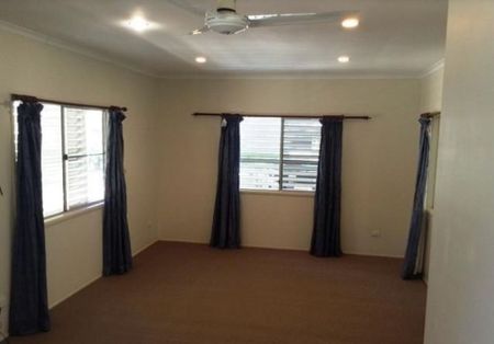 &ast;&ast; 3-Bedroom High Set Home in Moranbah 4744 QLD - Good Size for Family Living&excl;&ast;&ast; - Photo 3